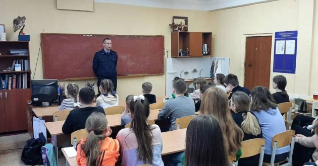 О безопасности на железной дороге детям и подросткам рассказали работники Волжского филиала ФГП ВО ЖДТ России